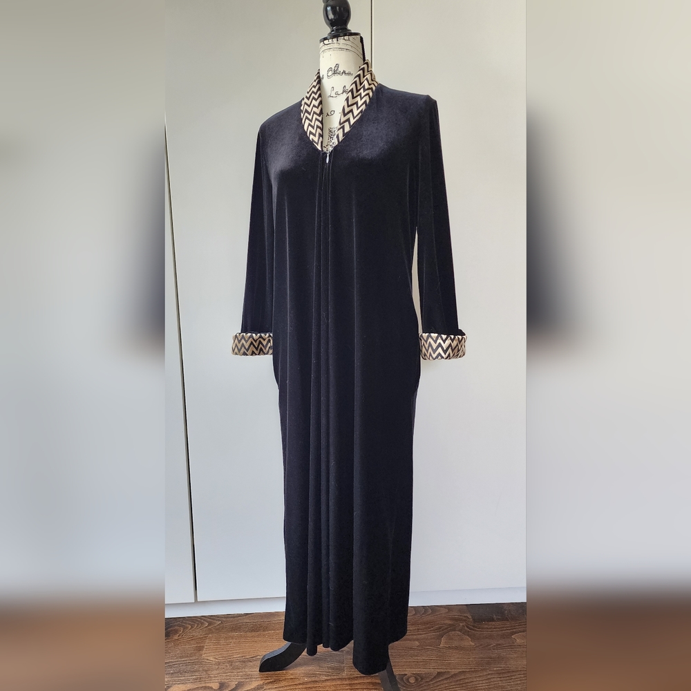Diamond Tea Black Velvet Robe, Size S
